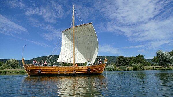 Rekonstruiertes Römerschiff auf der Mosel